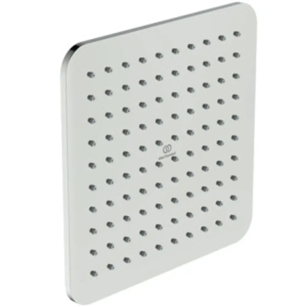 Duschkopf von Ideal Standard, quadratisch mit zahlreichen kleinen Düsen, ausgeführt in glänzendem Chrom, montiert an einer wandhängenden Installation.